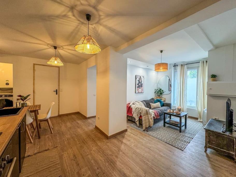 Elegance Au Coeur De Tarbes Apartment Exterior photo